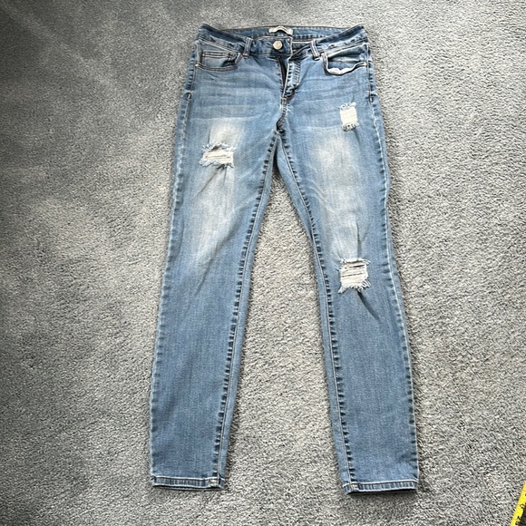 Refuge Blue Wash Distressed Jeans - Picture 1 of 4